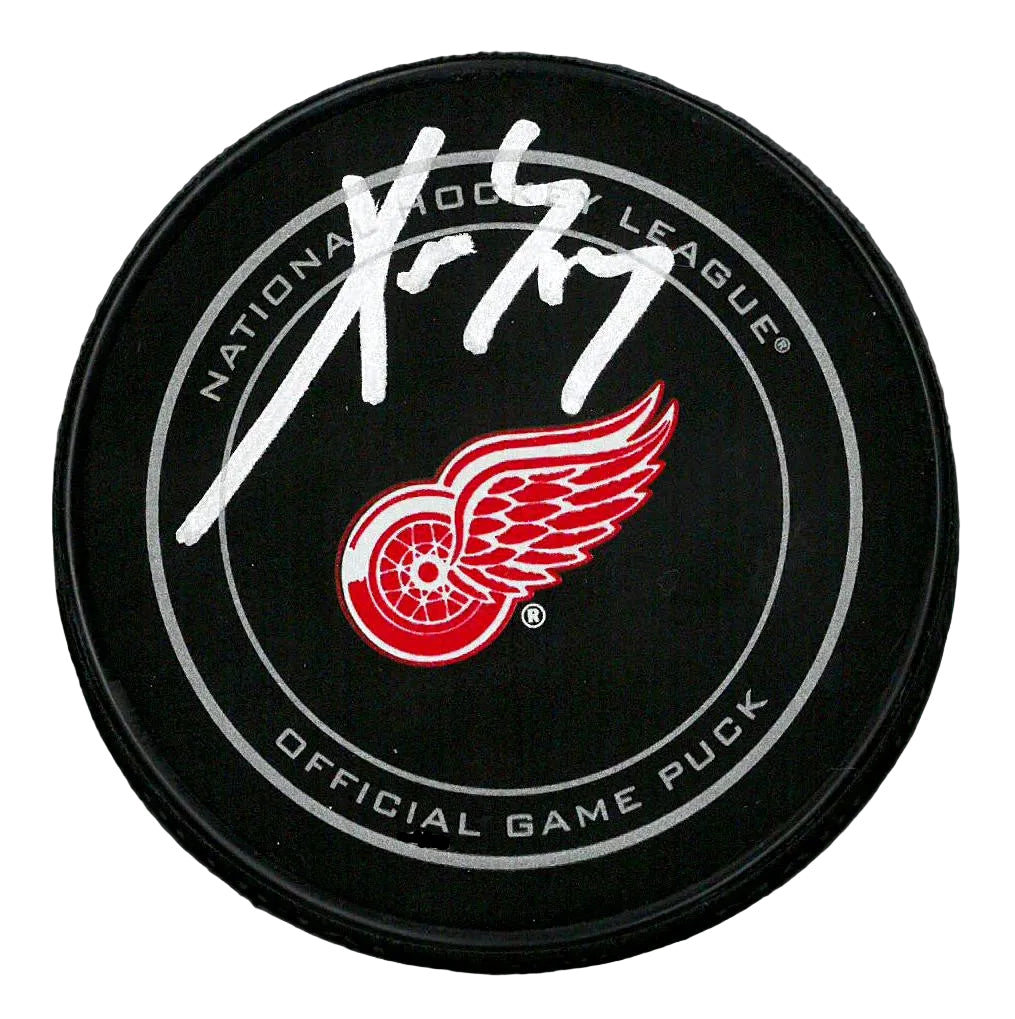 Pavel Datsyuk Signed Detroit Red Wings Official Game Puck, With Beckett COA