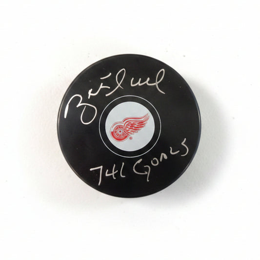 Brett Hull Hand-Signed Detroit Red Wings Puck, With "741 Goals" Inscription And Beckett COA